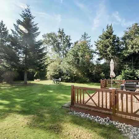 Three-bedroom Holiday In Hébergement de vacances
