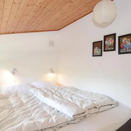 Hébergement de vacances Three-bedroom Holiday In *